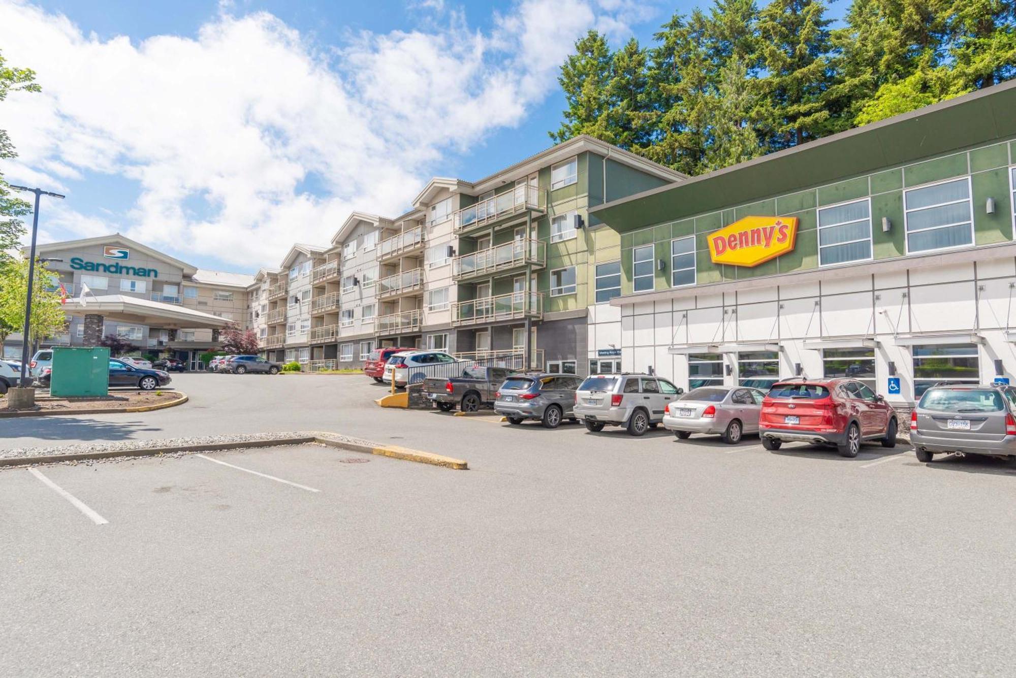 Sandman Hotel And Suites Abbotsford Exterior foto
